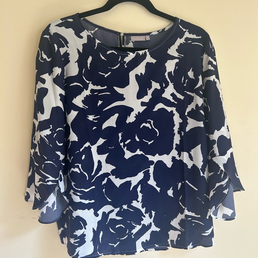 Ellie Kai Blue and White Three Quarter Sleeve Blouse
